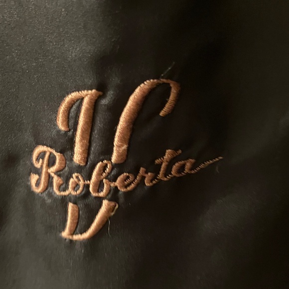 Elegant Black Fur Coat - Picture 4 of 5